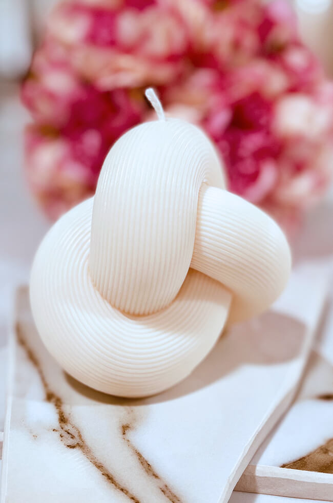 Serenity Knot Candle image 0